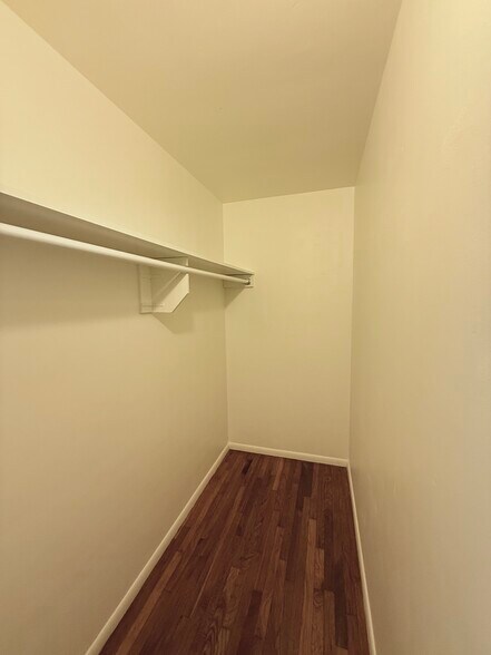 Building Photo - 247 5th St