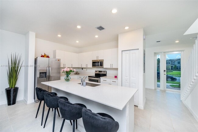 Building Photo - 26480 SW 148th Ct