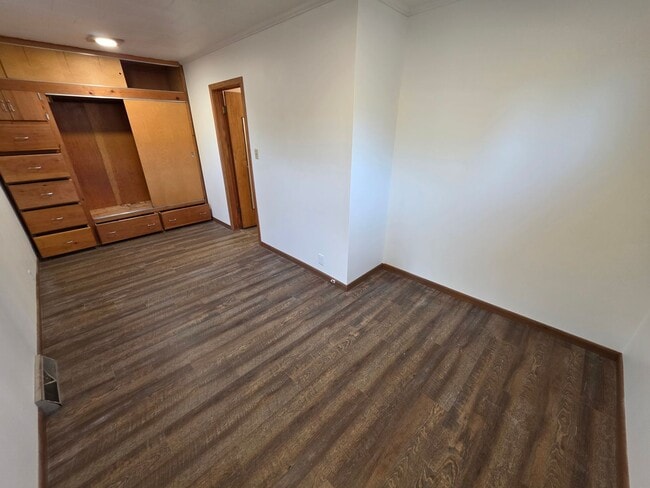 Building Photo - 2451 Harrison St