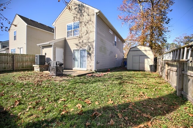 Building Photo - 220 Hinton Ave