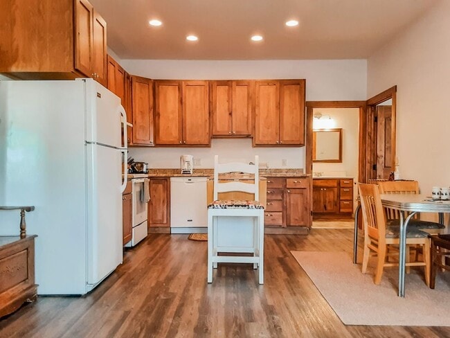 Building Photo - * September to May* Horse- friendly 2 bedr...