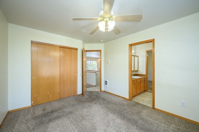 Building Photo - 1411 NE Logan St