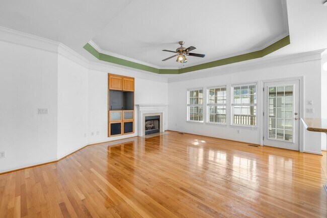 Building Photo - 8422 Bampton Dr