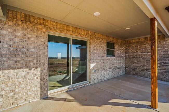 Building Photo - Country Living In Roosevelt ISD!