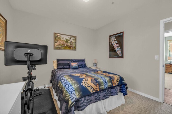 Building Photo - 2 Bed Pinecreek Condo with garage