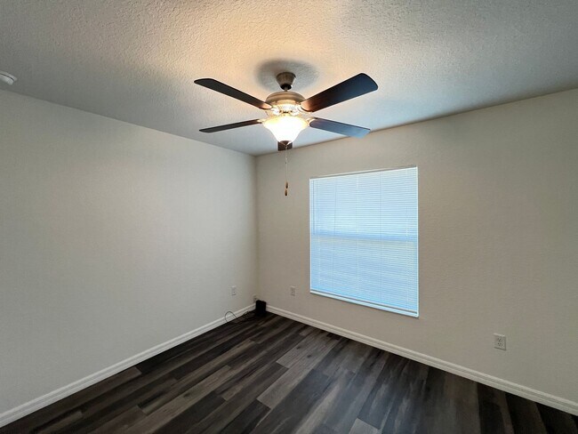 Building Photo - Beautifl Bedroom / 2 Bath Home in Ocklawaha!