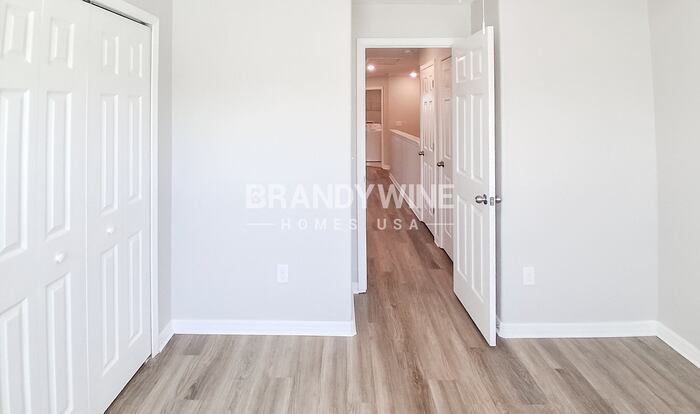 Building Photo - 5719 Mercado Dr