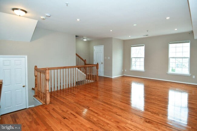 Building Photo - 11361 King George Dr