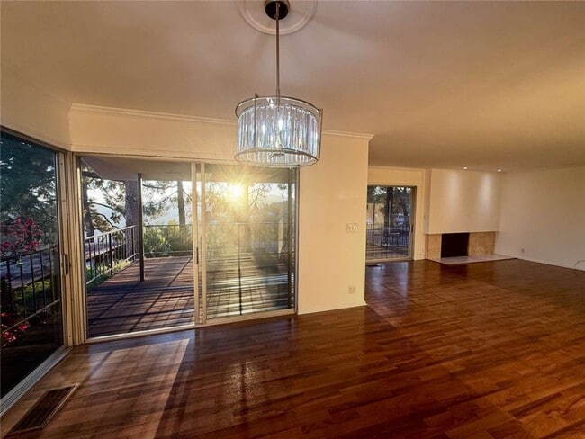 Building Photo - 490 Starlight Crest Dr