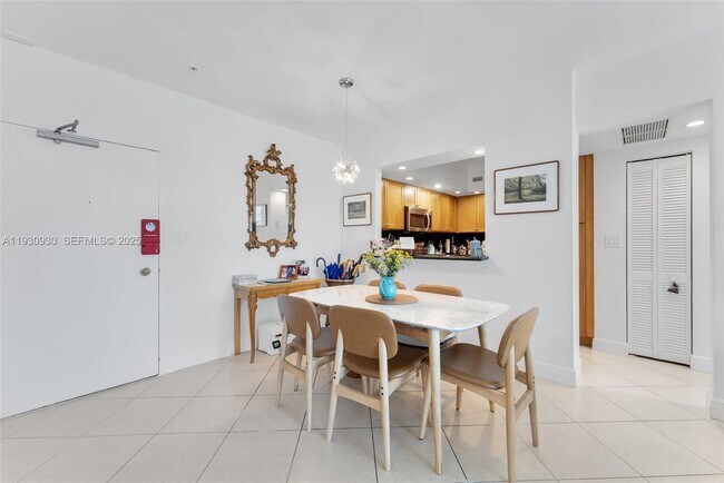 Building Photo - 5600 Collins Ave