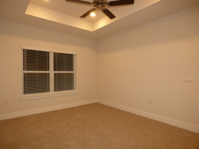 Building Photo - 5753 Danbury Blvd