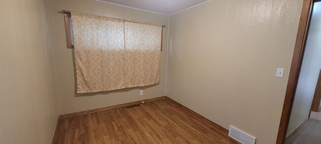 Building Photo - 2907 Birchmont Dr NE