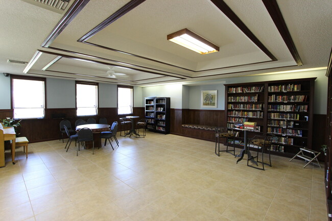 Building Photo - 61 Mayfair Ln