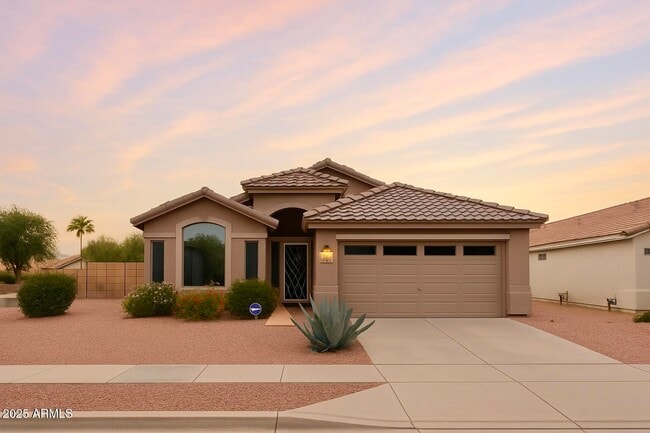 Primary Photo - 3022 E Captain Dreyfus Ave