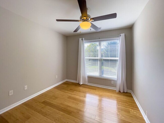 Building Photo - 406 Villas Ct