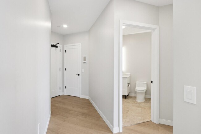 Building Photo - 18 Artisan Dr