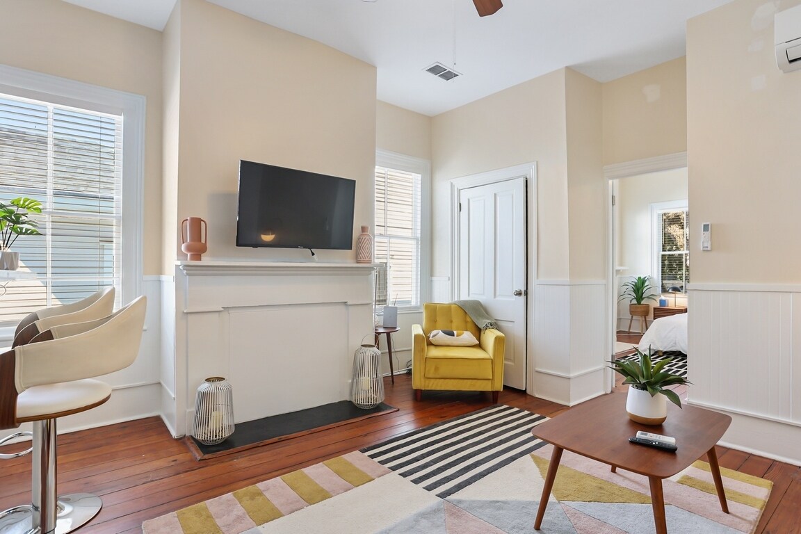 Building Photo - 303 W Park Ave