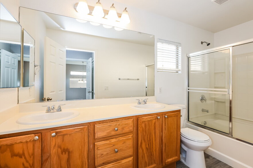 Building Photo - 6553 Raven Hall St