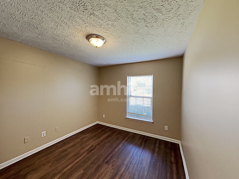 Building Photo - 1375 E Nir Shreibman