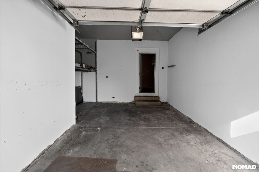 Building Photo - 1089 S Walden Way