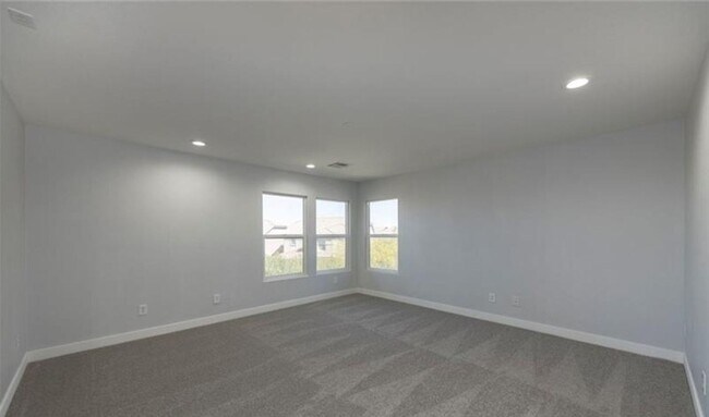 Building Photo - GORGEOUS 4 BEDROOM TWO STORY HOME