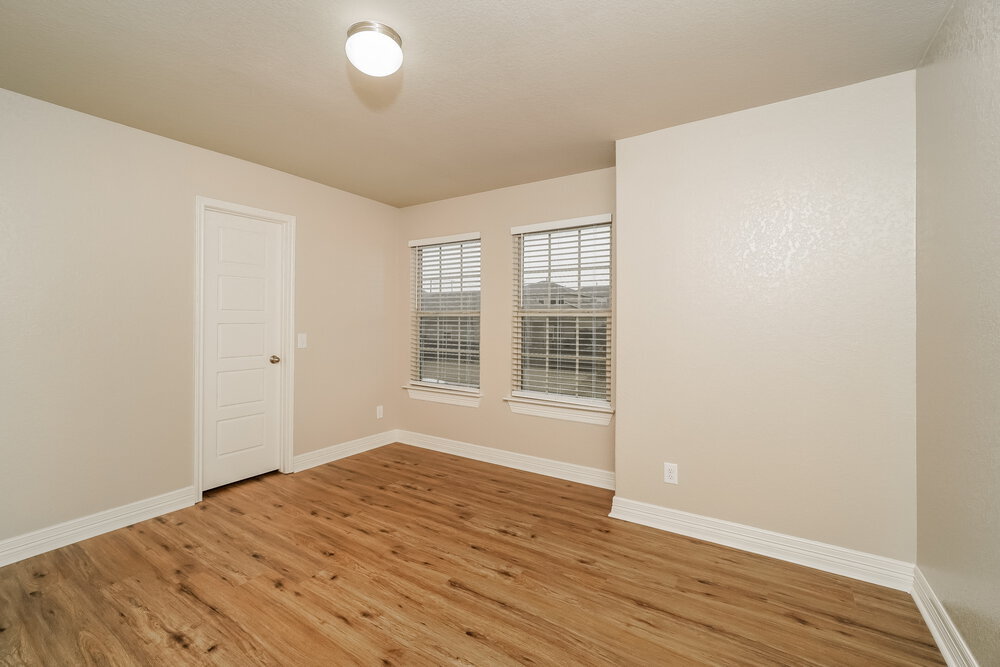 Building Photo - 640 Community Dr