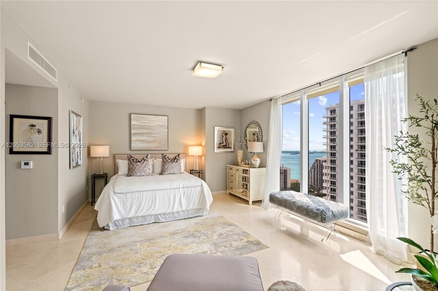 Building Photo - 901 Brickell Key Blvd