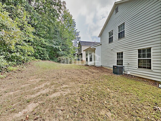 Building Photo - 2646 Lake Park Bnd