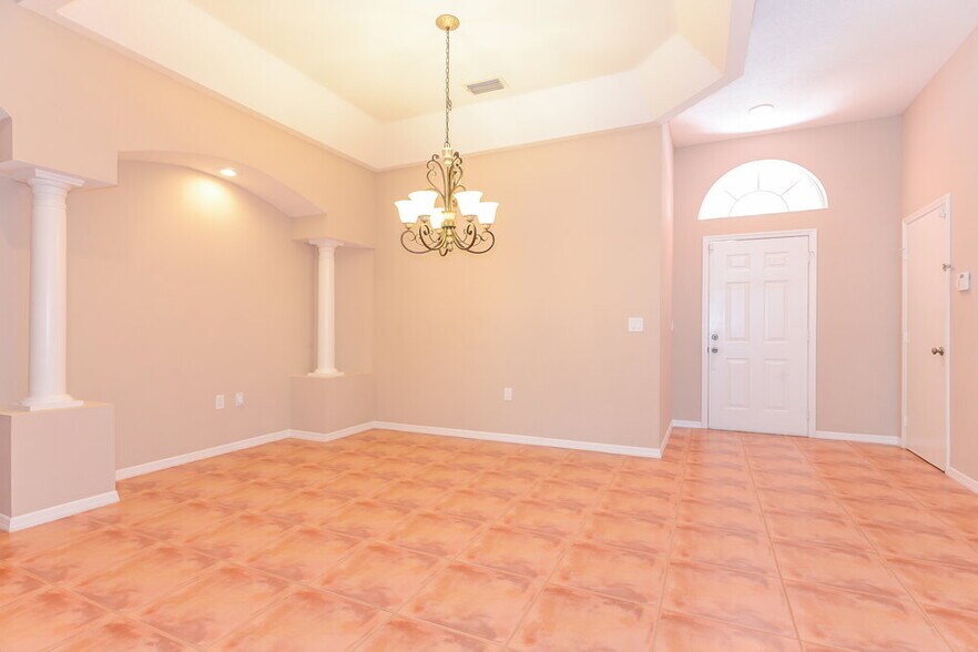 Building Photo - 2602 Freeland Dr