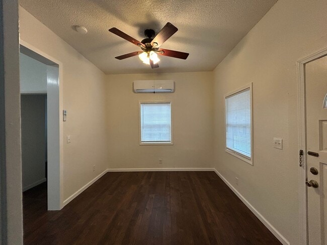 Building Photo - 1544 Montgomery St