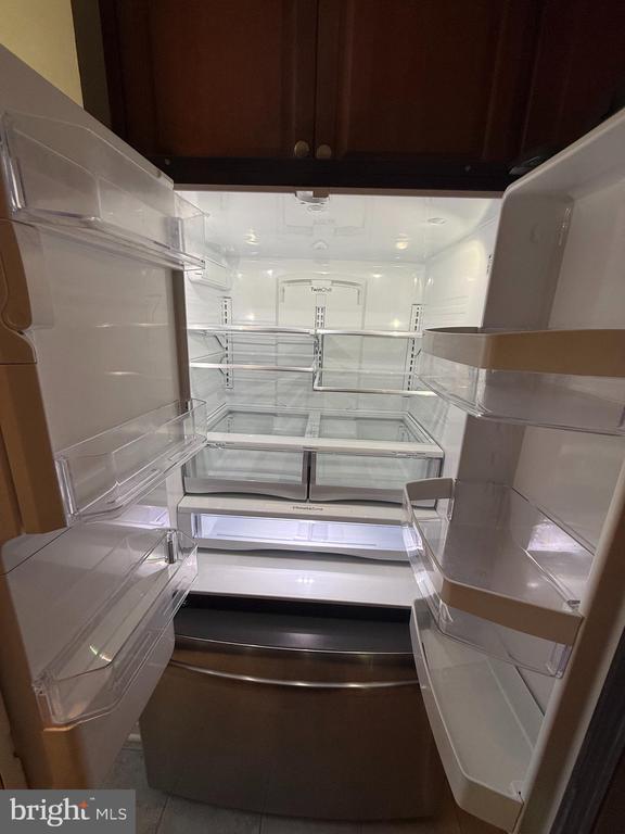 Building Photo - 10002 Oakton Terrace Rd