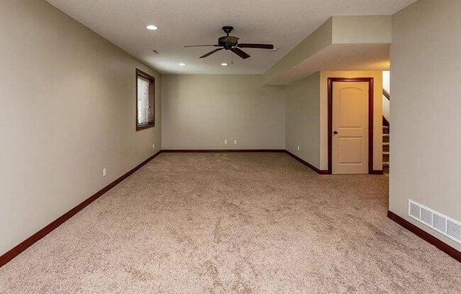 Building Photo - 8700 Wooded Point Dr