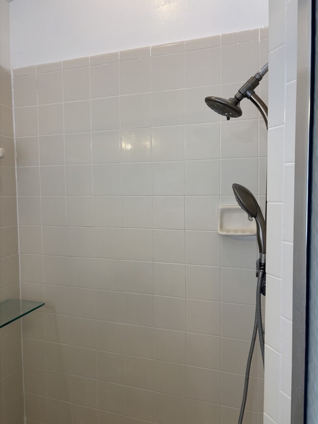 Building Photo - 1045 Drakefeather Dr