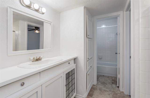 Building Photo - 15151 Berry Trail