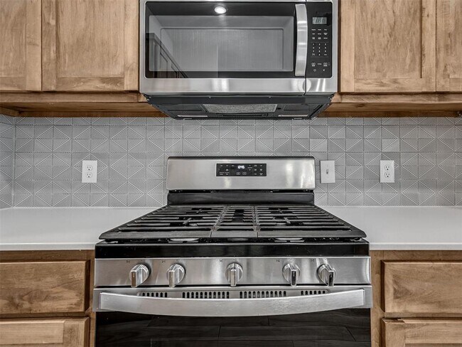 Building Photo - 417 Pergola St