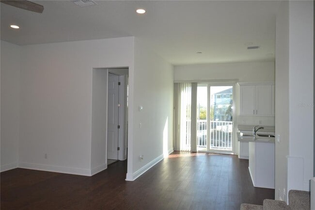 Building Photo - 5728 Biscayne Ct