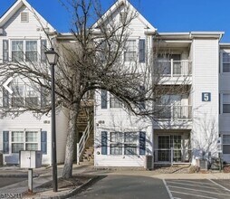 Building Photo - 517 Waterford Dr