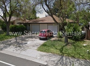 Building Photo - Updated 2bd/1ba Foothill Farms Duplex with 1 Car Garage