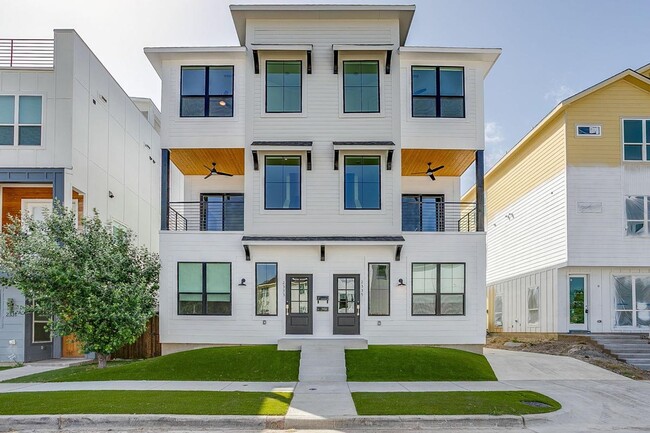 Building Photo - 2333 Benbrook Blvd