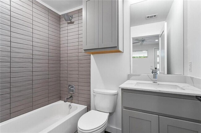 Building Photo - 2804 S 1st St