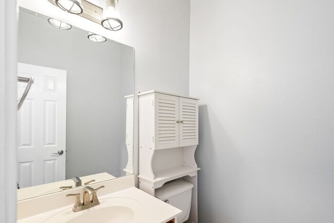 Building Photo - 2735 Encino River