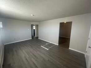 Building Photo - Landmark Apartments