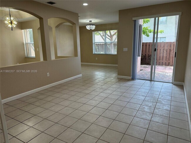 Building Photo - 11344 NW 72nd Ln