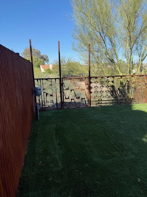 Building Photo - FOR RENT