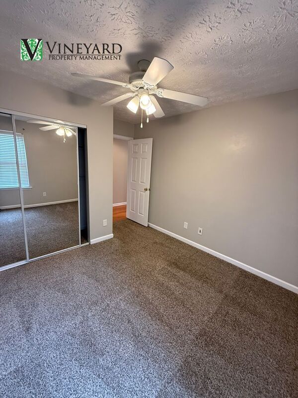 Building Photo - 515 Kensigton Park Dr