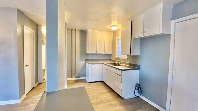 Building Photo - 2448 E 30th St