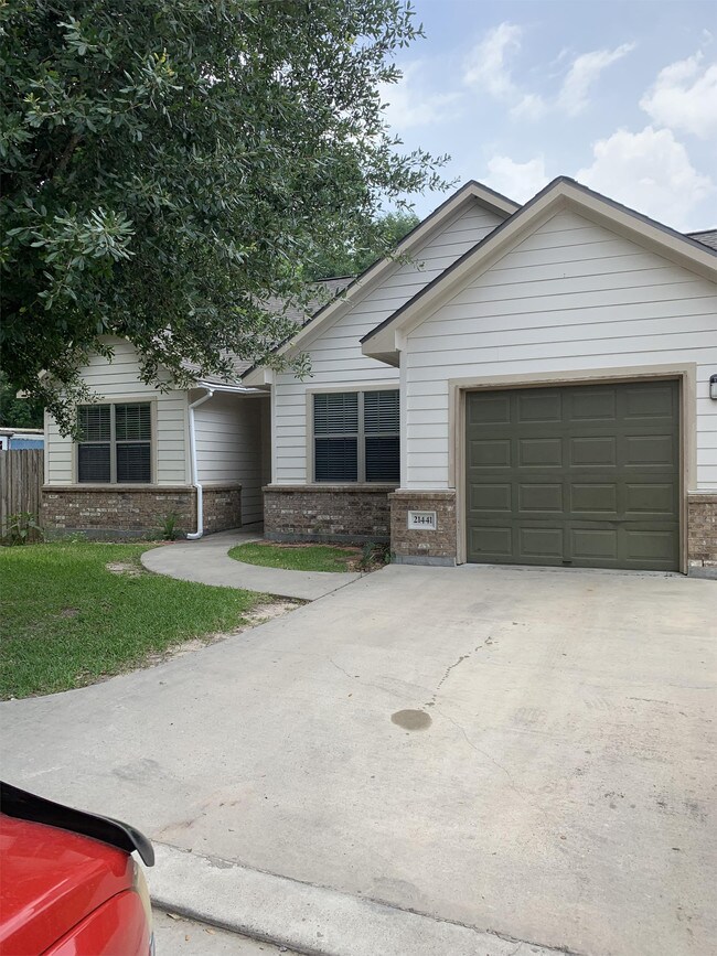 Building Photo - 21441 W Wallis Dr