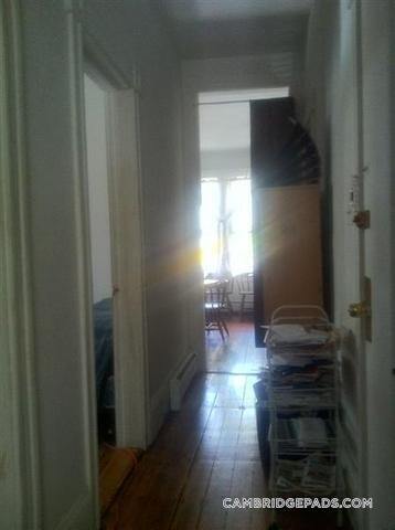 Building Photo - 254 Windsor St