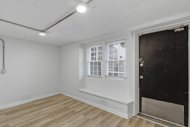 Building Photo - 5414 Belair Rd