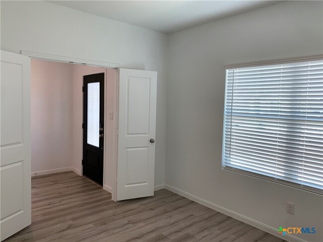 Building Photo - 415 Fig Tree St